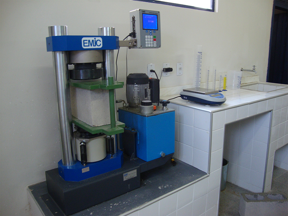 Rompimento de Bloco de Concreto